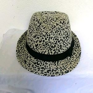 Nicole Marciano hat